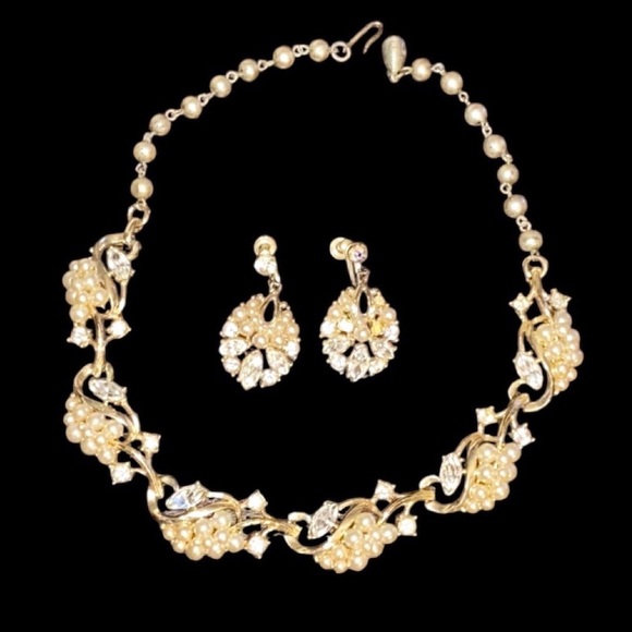 1940-1960s (Circa) STAR Signed Matching Jewelry Set - Necklace & Earrings. - Picture 12 of 14